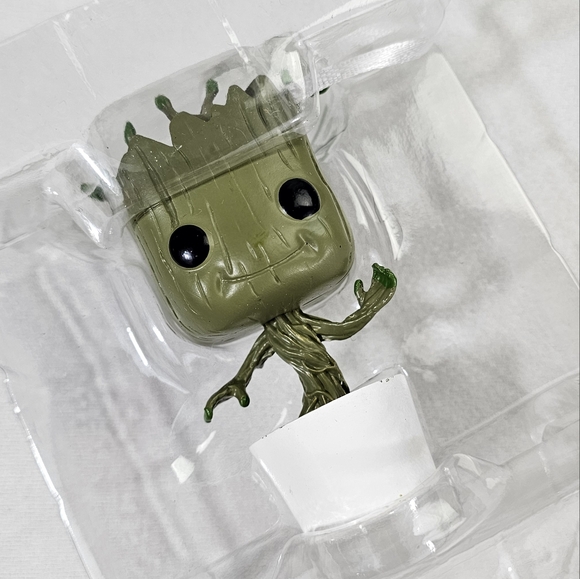 Hallmark Funko Pop Marvel GROOT Christmas Ornament - Picture 4 of 15